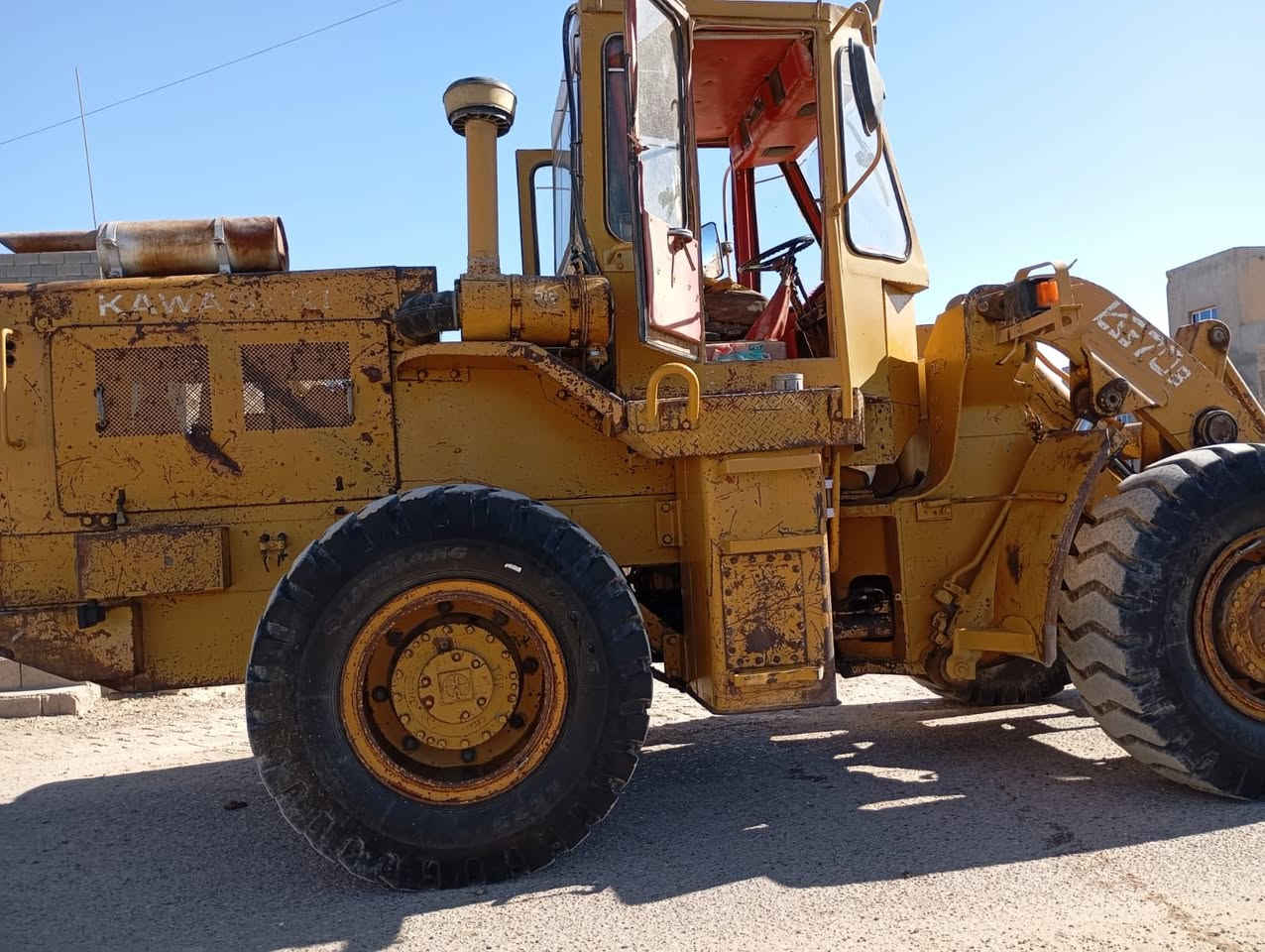 سلام عليكم شفل كاوسكي حجم 70 B رقم انكليزي بسمي تخم تاير سبعين  صبغ بلادي سعره 255 رقم *********** 
مكان رمادي
