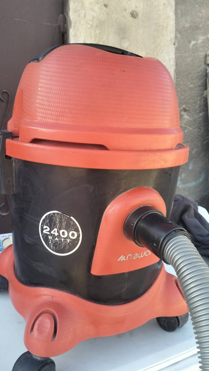 مكانس كهربائية 
الخضرة سلف كرست الماني 16 لتر 
الحمره نوال تركي 16 لتر  سعر الوحده 55 الف ***********
