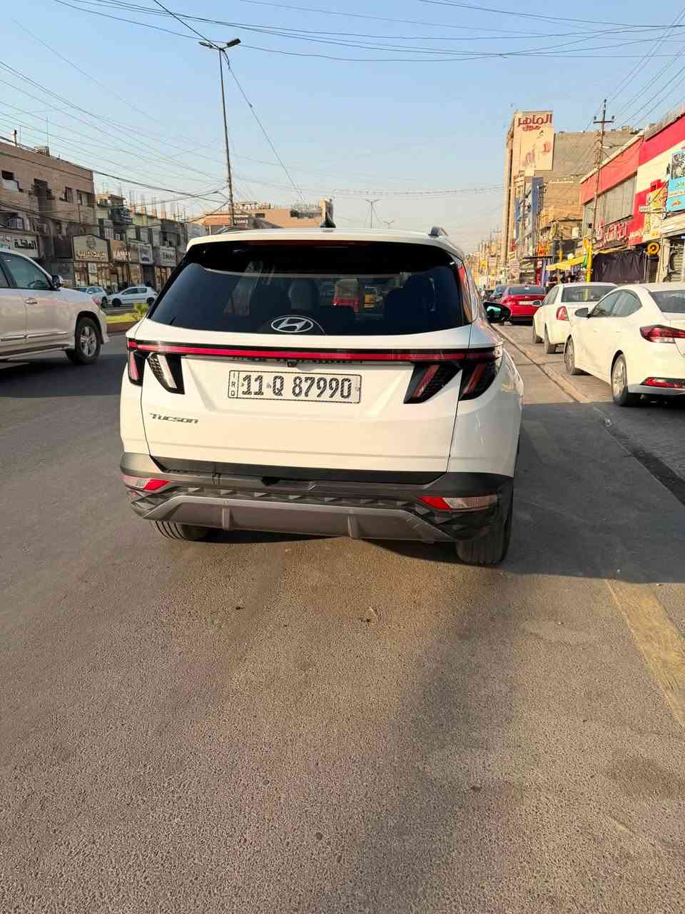 السلام عليكم
توسان 2022 ابيض وارد مريكي فول مواصفات

حجم المحرك 2.5تنفس طبيعي
رقم لشاصي مذكور حادثه صطحي بنيد او قبق جنطه مبدل 

السيارة اعلى فئة بالتوسان
بانوراما
رادار امامي خلفي جانبي
كامرا ٣٦٠
كشنات جلد تبريد وتدفئة
ستيرن هيتر
نقط عمياء
توقف ذاتي
تقديم ترجيع من خلال لريموت
كير دكم

مكان السيارح حي اور ولسعر 190$
التصال ***********

