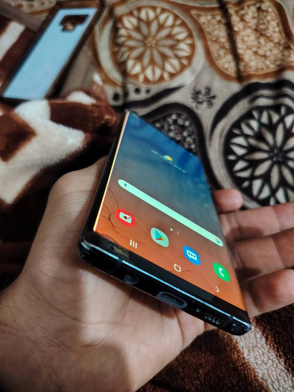 سامسونج نوت ٩ الشاشه مكسوره و بيهه هذا الخط و طابعه بس يلمس طبيعي كلشي ما بيهه و الضهر مكسور الباقي كله شغال ١٢٥ الف مكاني بغداد جميله


**إذا كنت صاحب هذا الإعلان وتريد حذفه لأي سبب، رجاءا أرسل رسالة إلى الدعم الفني**