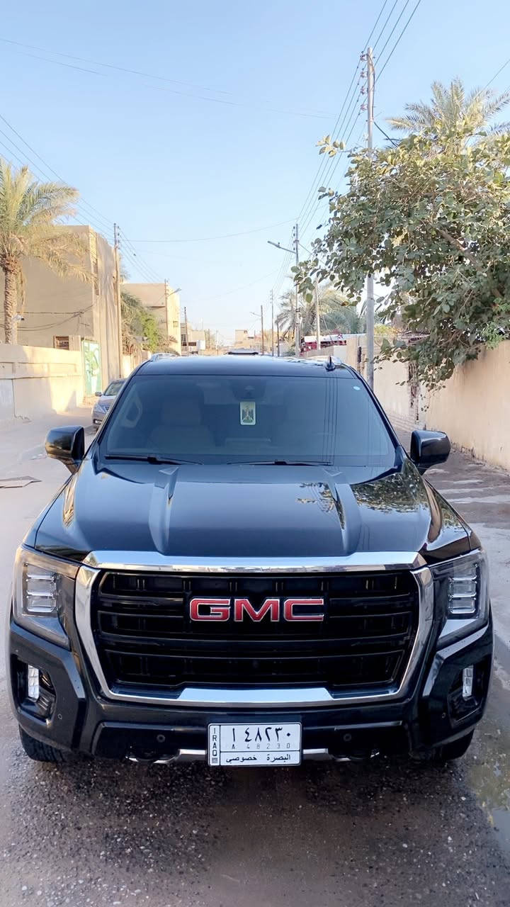 السلام عليكم جمسي يوكن وكاله مديل 2023 مغلف نانوو بلكامل ماشيه 100 الف كفاله عامه السياره بيه بارد بصيط بين لباب ولجاملغ لخلفي ومشتغلي شغل مضبوط اثر شخط وصابغي مكاني بصره ***********
