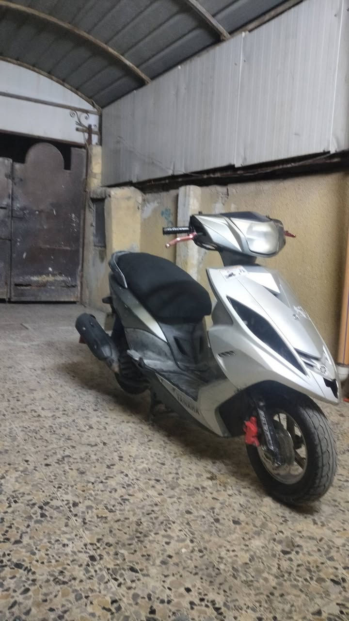 السلام عليكم دراجه للبيع جي تي ار الدراجه كامله كهرباء شغاله دراجه ماكينه ناعمه دراجه بيه بها نواقصش تريشه صفح ملاح الدراجه مفتوحه اول فتحه لها دراجه بيها يدات رياضي ابو بنزين مكان البياع تقاطع درويش 550 وبيها مجال هذا الرقم اتصل عليه ***********
