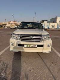 لاندكروز VXR • ٢٠١٤ • محرك V8