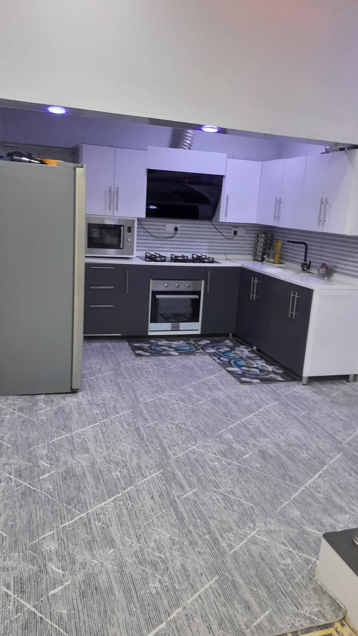 سلام عليكم
بيت للبيييع
التنومه قرب شارع الامام علي ع
اسم المنطقه حي للامام رضا 
يبعد عن سوك التنومه 5 دقايق مشي 
مساحه البيت 90 م
طابو صرف زراعي سند 25
قريب عليك ابو الطابو تريد وكاله موجود 
البيت بنيان جديد 2024
ابيع البيت مع الاثاث
يحتوي ع غرفه + هول + دوانيه + مطبخ + صحيات داخل وخارج
البيت بسمي مو مكتب
الاستفسار ***********
تعال خاص تدزلك تصوير البيت
