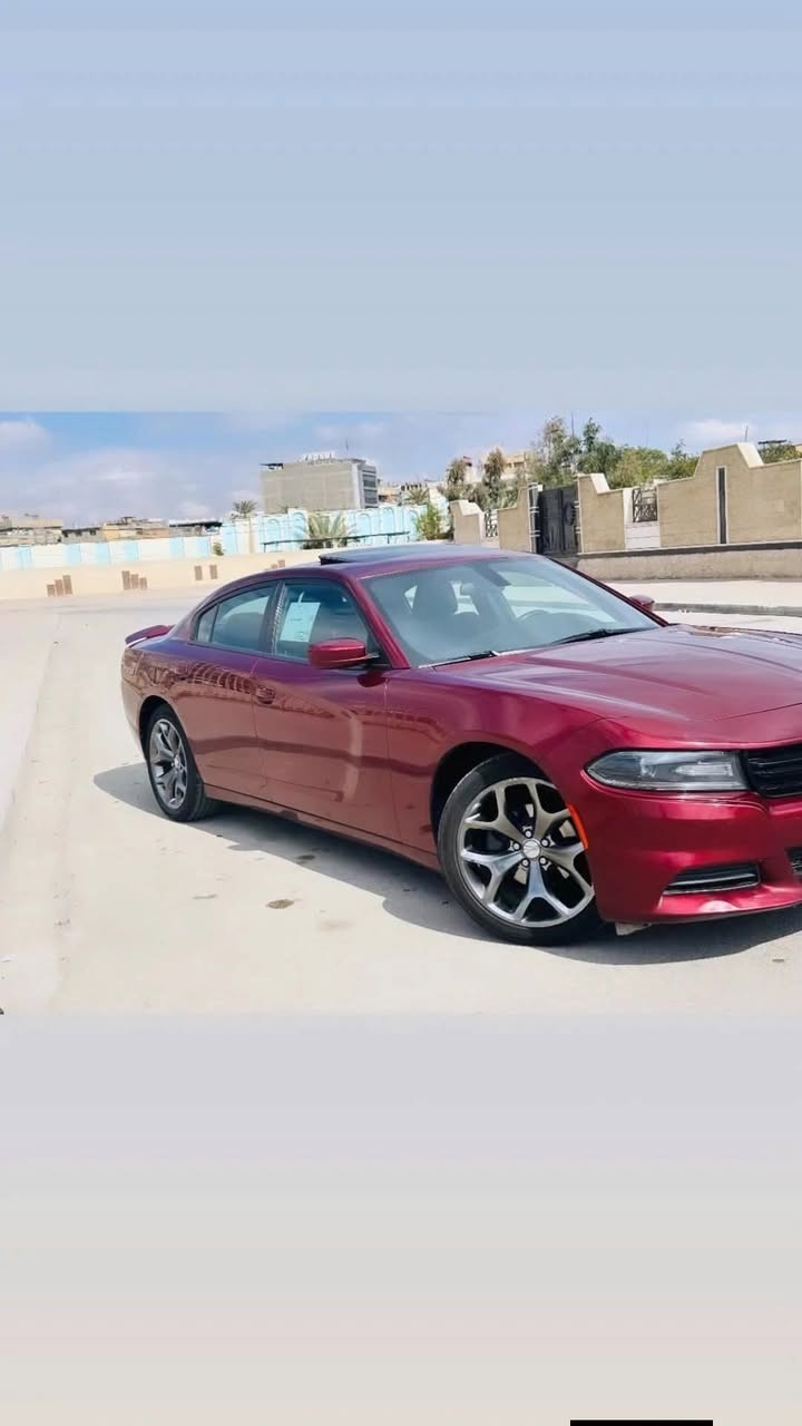 جارجر sxt 2019
سياره كلين محرك ٣٦٠٠ لون كرزي فتحة سقف تشغيل عن بعد كامره حساسات رقم بغداد وبعد بيه اهواي مواصفات بيه بارد كد شبر بالجاملغ الخلفي 
***********
***********
