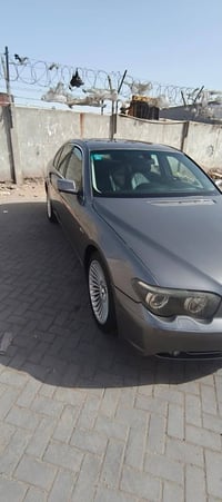 بي ام دبليو 745i • ٢٠٠٢ • القرنه