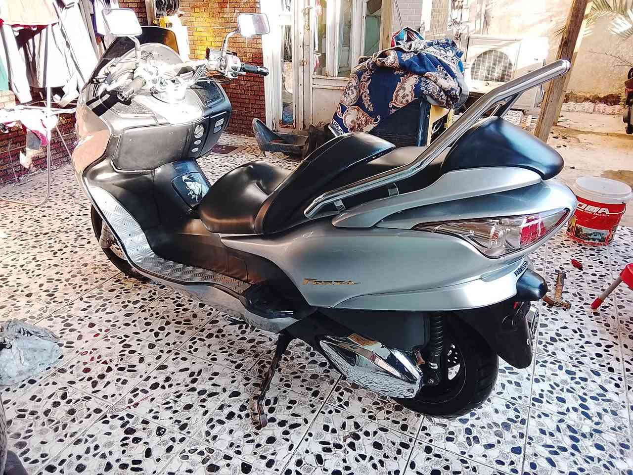 ٠٩كرستال مكفوله عميه مكينه مكفوله مكانها كوت احلى من الصور دراجه جاهزة من كلشي السعر ٩٠٠  تواصل ***********
