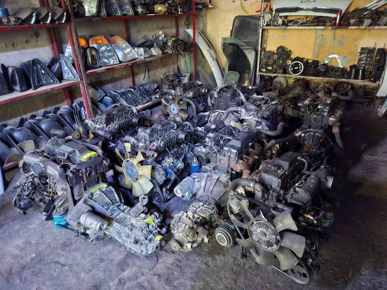 تم وصول حاوية محركات 
٢٠٠٧ مفتوح 
مسكر 
كيا ٢٧٠٠ 
مسكر صوبة + بلك 
العنوان بغداد شارع الشيخ عمر الثالث 
محل الحوراء 
الرقم ***********
