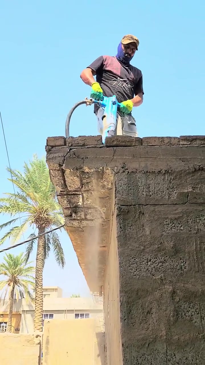 سلام عليكم كمبريسر تفليش جميع انواع الكونكريت التواصل على الرقم *********** ابو آدم
