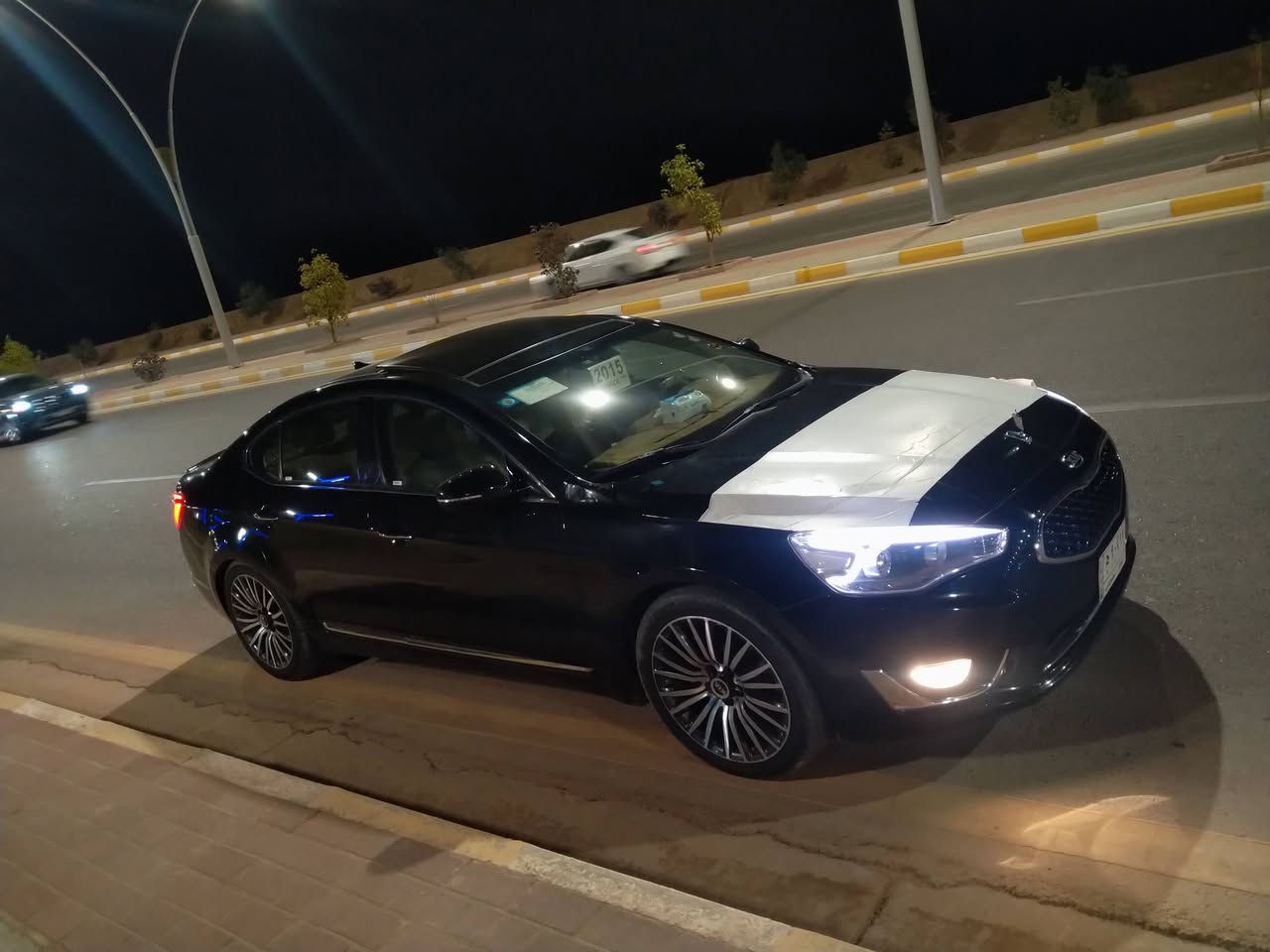 السلام عليكم     للبيع او المراوس حسب القناعه كيا كتدنزا موديل 2014
رقم بغداد تحويل مباشر 
وارد امريكي بيها 3 قطع صبغ 
محرك 6  كير اوتماتيك  
السياره فول مواصفات 
بنوراما 
بصمه تشغيل 
بصمه ابواب 
كشنات جلد كهرباء 
برده خلفيه كهرباء 
تحكمات ستيرآ 
شااشه كامره 
حساسات 
شفتات بالسترآ
انضمه قياده 
اشاير بالمري 
اشاير ترحيب 
تبريد قطعتيت 
مري كهرباء 
ويل كب تخم تاير 
العنوان الرمادي الصوفيه للاستفسار الخاص مفتوح 
هاتف ***********
