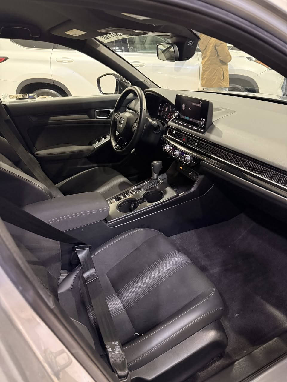 Honda  civic 2024 
٢ قطعة صبغ جملوغ و بوند 
ماشية ٢٥ الف ميل 
***********
138$
