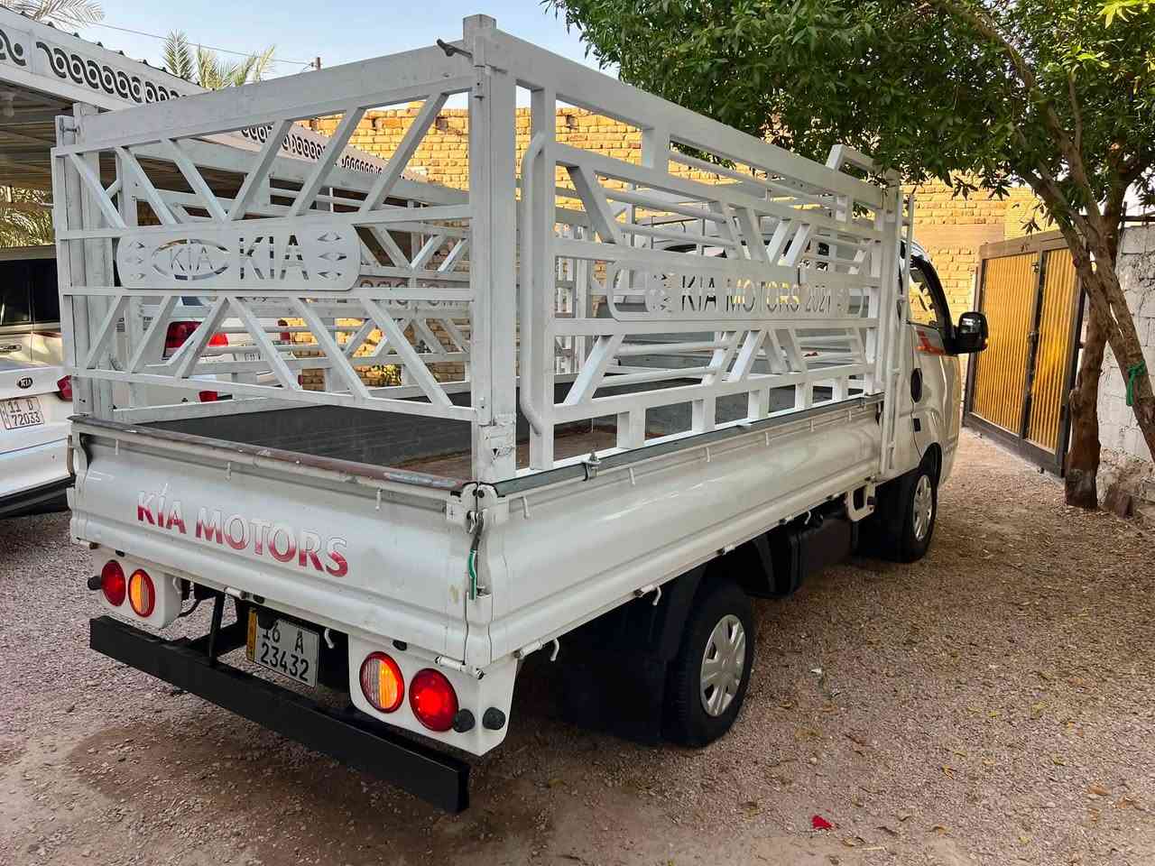 سلام عليكم
للبيع كيه بنكو موديل 2018 
رقم قادسيه دولي بااسمي 
مكفوله كفاله عامه 
محرك كير حداده تبريد كله شرط 
تخم تاير 
سياره جديده ماشيه 150 ألف 
جاهزه من كلشي 
السعر 118 مكان سماوه 
***********
***********
