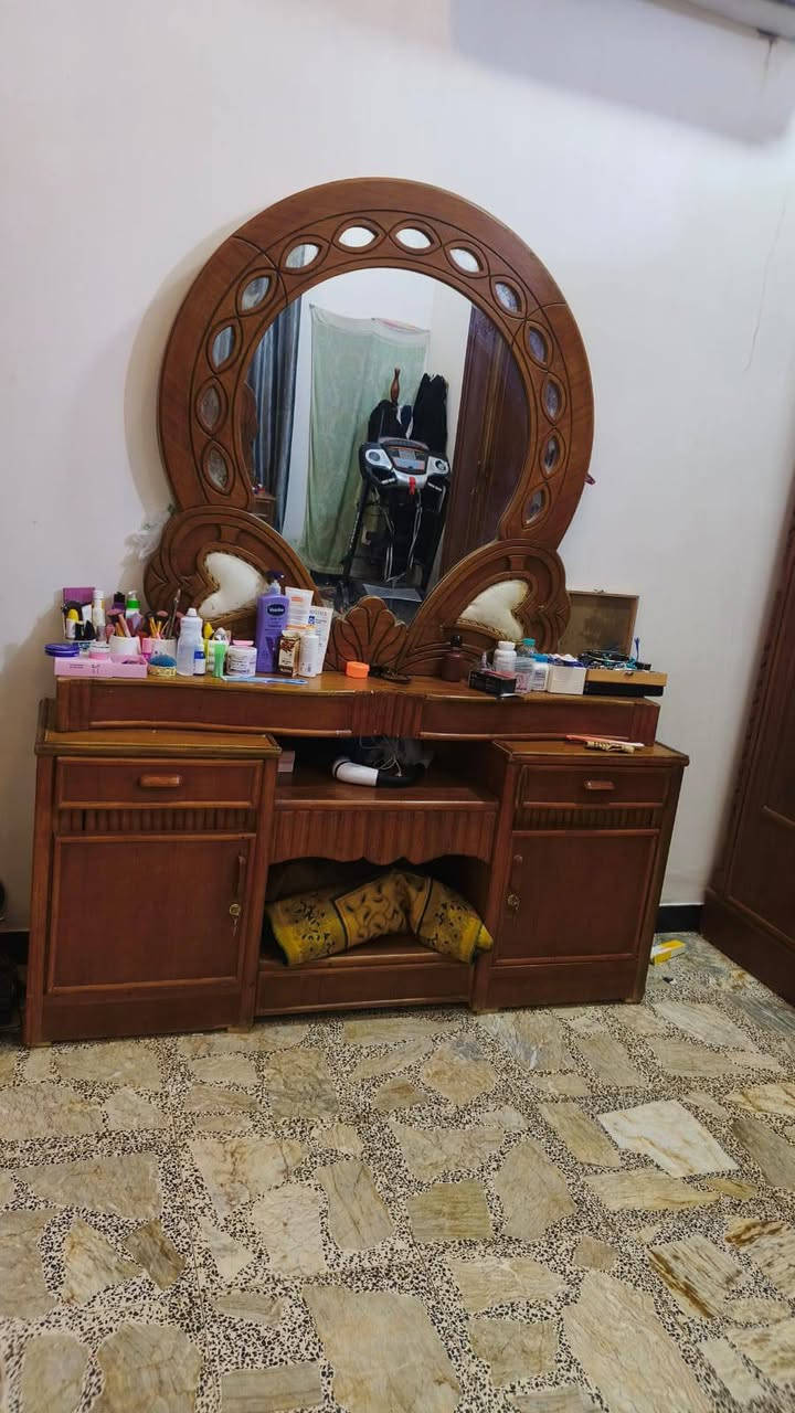 السلام عليكم  اثاث بيت للبيع باسعار مناسبه جداا 👌🏻👌🏻
اي استفسار تواصل على هذا الرقم 
***********
☝🏼☝🏼 متوفر واتساب
