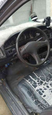 سيارة للبيع نوع كورلا موديل ١٩٩٠ رقمها بغداد مشروع وطني يعني اي مكان أ...