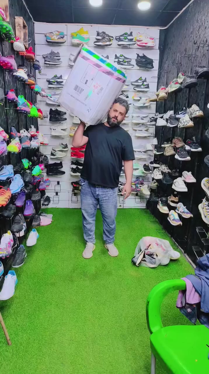 #القمه سبورت للباله الاوروبيه يتوفر لدينا ماركات اورجنال
#العنوان النجف الاشرف العسكري گبل
#واتساب ***********
