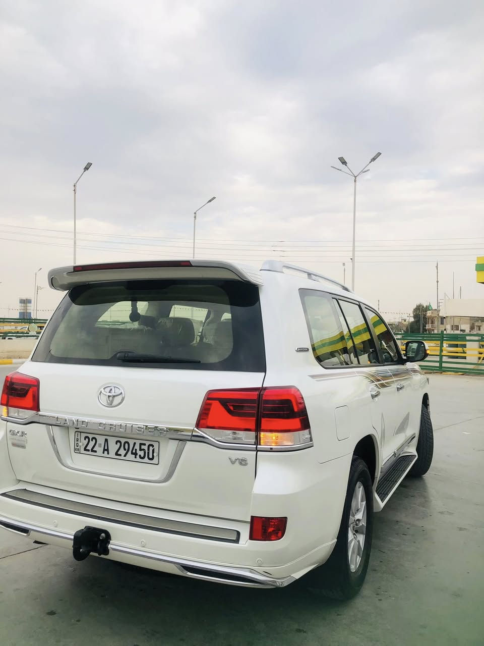 السلام عليكم ورحمة الله وبركاته للبيع لأند كروزر 2017وايت دايشن رقم اربيل تريد تحويل او وكاله مكان واسط صويره ***********
