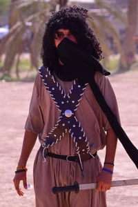 خدام يوجد زي تشابي للبيع  العدد /40 توصيل آل جميع المحافظات الخاص ومفت...