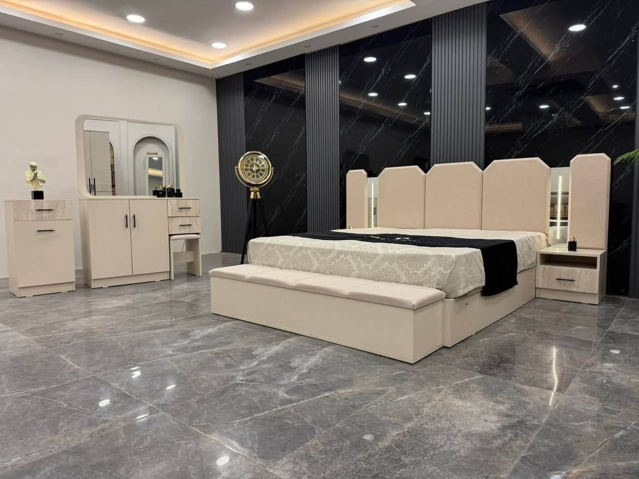 ✨ موديل بيترا المودرن ✨

🛏️ 10 قطع
📏 كنتور مع الملحق: 3 متر

✅ ظهر بلوك
✅ برغي وچوي حديد
✅ سرير مخزن
✅ شغل درجة أولى

📩 راسلوا الصفحة للاستفسار أو الحجز.

📱 ***********
💬 يتوفر واتساب لخدمتك
