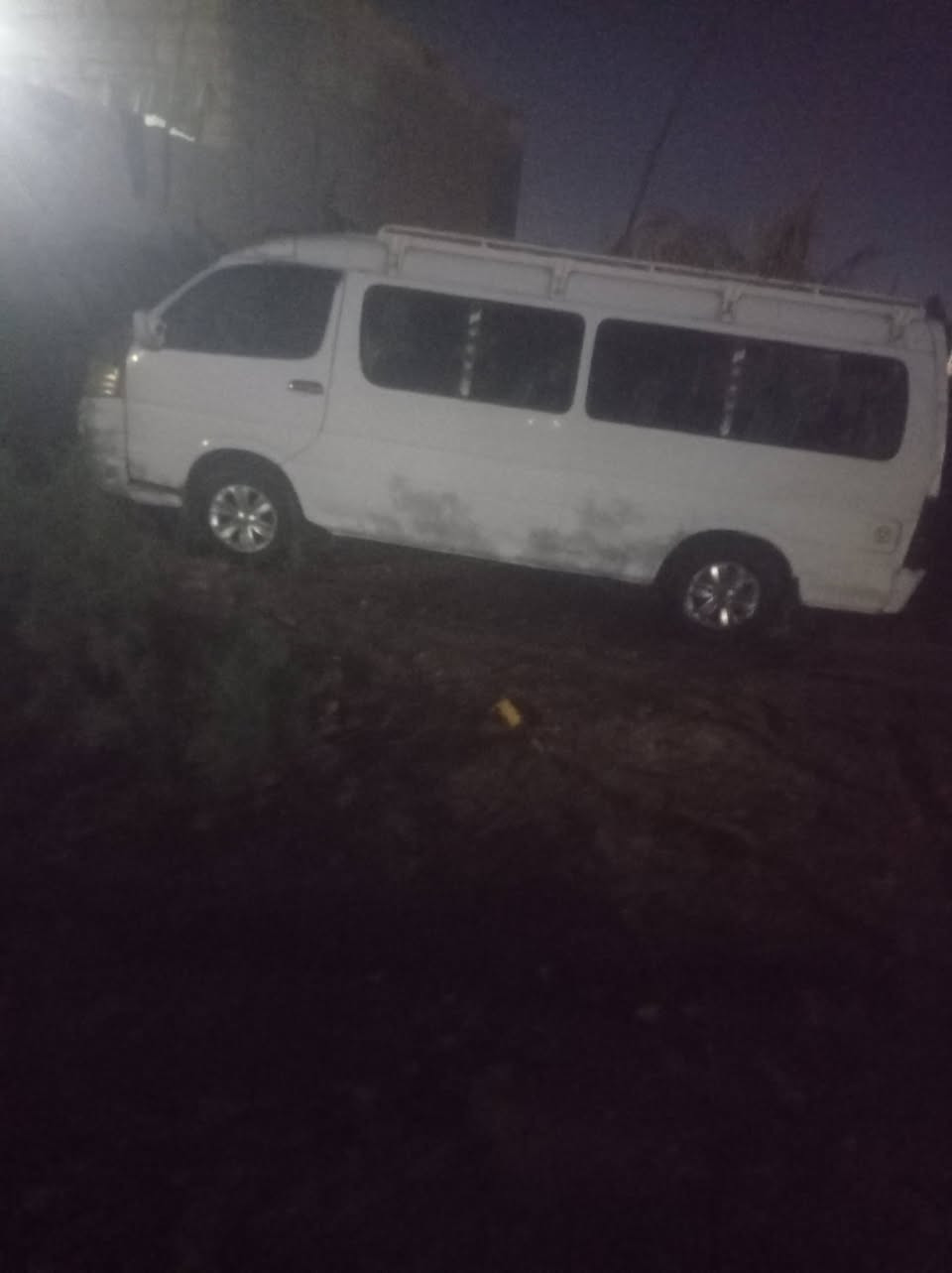 جنبي 20014سنويه لل28بكينه كير جدد سياره خير من الله ب65وبيها مجال***********سياره حره بس راعيها متوازي ع تحويل مكان بابل لقاسم
