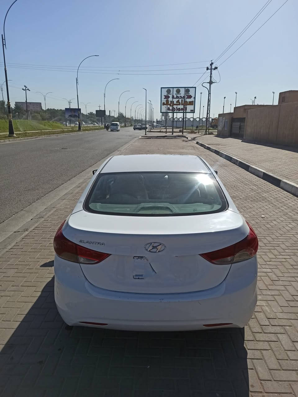 السلام عليكم 
النترا للبيع 2013. خليجي   1600
المكان كربلاء.    السعر 100  وبيه مجال. رقم كربلاء      ***********
