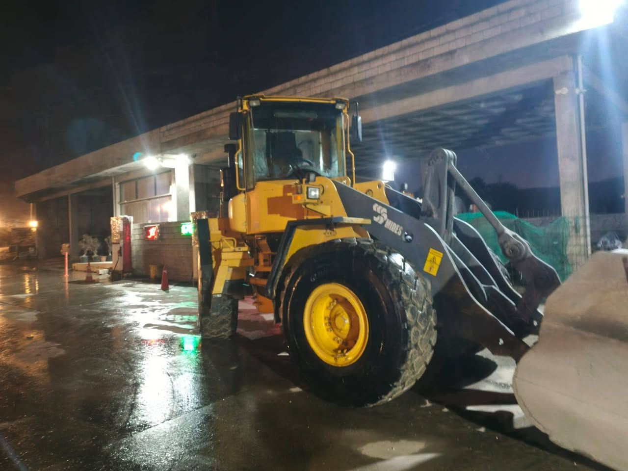 ‏ماشااللە 🧿
‏
‏شفل فالفو  L120 D 
‏مودیل 2001
‏ نضیف مابی ای مشکلە جائیز عل شغل 
‏طاقم طایر جدید 
‏كامل جائیز عل شغل
‏ مکان/ سلیمانیە 
‏رقم موبایل /***********
‏                   /***********
