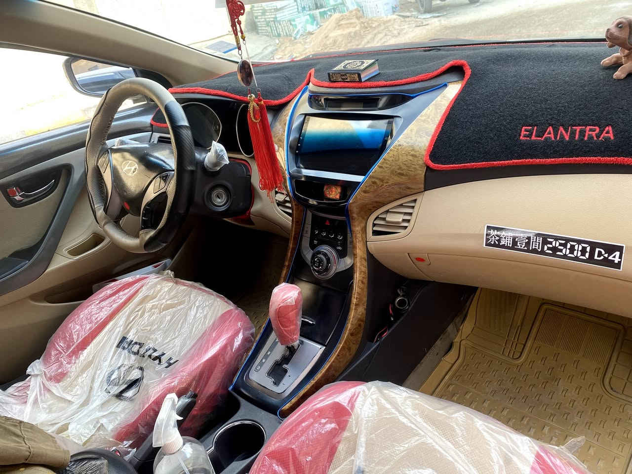 السلام عليكم النترا خليجي ١٤ مكينه ١٨٠٠ فول موصفات عده البصمه بيها بارد بلجاملغ للاستفسار رقمي ***********
