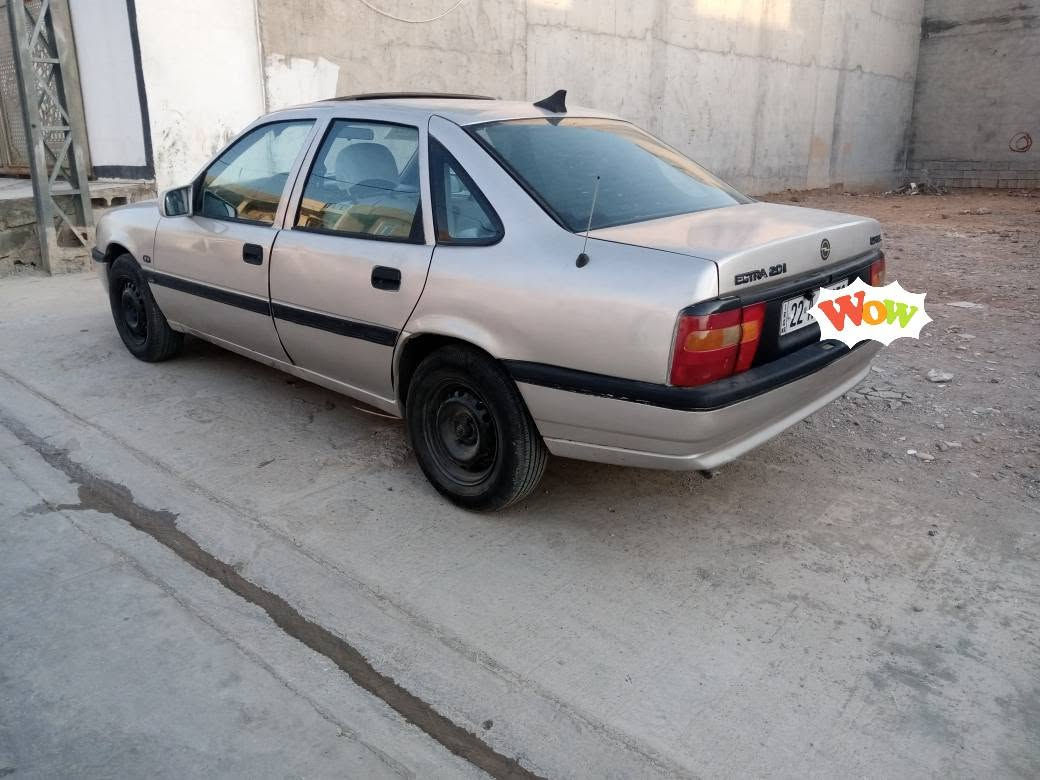 اوبل فكتراموديل92
محرك و گير صني اوتوماتيك 
صقف صلايد كارباي   جام كارباي 
شاشة ايبات كاميرا خلفي 
سنوي جديد دفتر بنزين موجود
صبخ عام بس هيلالات تعمير
مكان كركوك بنجا علي
***********
***********
سعر 40 ورقة
