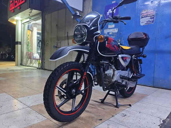 للبيع موديل 21 طالعة ب24 يعني قبل سنة اشتغلت 
سلام عليكم بوكسر للبيع النضافة 100/100 بعدها زيرو من البيت للمحل مال جناي  مامشتغله دلفري وبيها اضافات مصدات هواء وزوج لايت عالي وناصي شكل خوذه اصلي وبيها دبل اشاره مع اشاير اضافي 4 
اوراق اصولي
العنوان الشعلة 

*********** خابر وتدلل متواجد فيس واتساب
