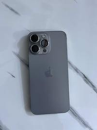 ايفون 15 برو ماكس ذاكرة 256 بطارية 80 الجهاز شرق اوسط مبدل فقط شاشة اص...