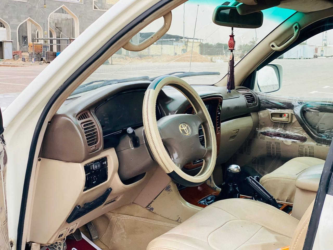 لاندكروز موديل 2002محدثه 7 سعر 108قابله التفاوض  سياره جديده معنه الكلمه وجاهزه من كل النواحي  مصبوقه جماليه فقط محرك وكير مكفولات حداديه جديده تخم تاير مواصفات شاشه كبيره كامره فور ويل كير عادي دواخل بيجي مكينه بلادي 6سلندر 7راكب مكان السياره كربلاء المقدسة الستفسار اكثر تصال ***********
