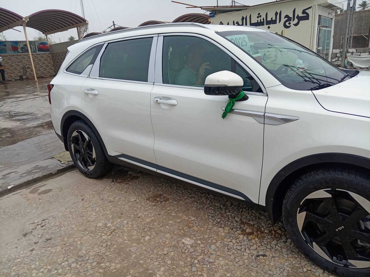 سورنتو للبيع 2025 فول مواصفات عده البنرامه فقط ماشيه 15 /4 سلندر 2500 خليجي سنويه جديده بسمي  السعر 280 وبيها مجال مكان واسط الصويره الاستفسار ***********
