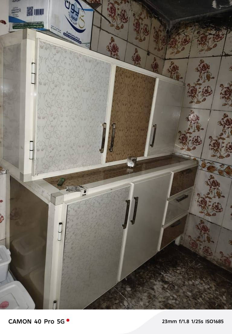 كاونتر متر ونص مع سنك متر السعر 275 
***********
