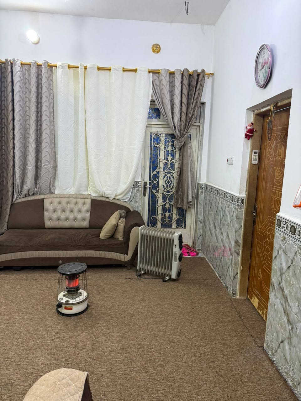 السلام عليكم بيت للبيع مدينة
الصدر ١٢٥ متر المساحه طابق
ونص بناء حديث قرب سوق
المدينه السعر١٢٧ مع المجال
اتصال على الرقم *********** او واتساب
