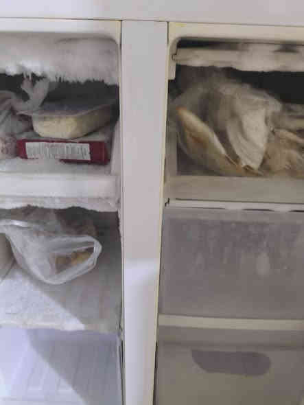 ثلاجه ومجمد شغاله ثلج سعر ٢٣٠ قفل للاتصال ***********
