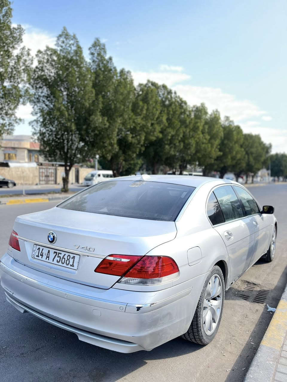 سلام عليكم 740Li 2007
رقم بصرة الانگليزي الجديد نقل جثة وشرط التحويل …
مكينة وگير جدد 
حدادة جديدة طوبة 
تبريد ثلج ❄️ 
السيارة فول فول مواصفات 
Key less go 
فتحة 
كشنات تدفئة تبريد 
تشغيل بدون بصمة دخول ذكي
 السيارة بيه نقوصات جداً بسيطة 
ونقصه كارت  ABS 
السعر 95 وبيه مجال للطيبين 
عنوان بصرة معقل 

‭
0771 822 1771‬ ‭
0788 299 5677‬
