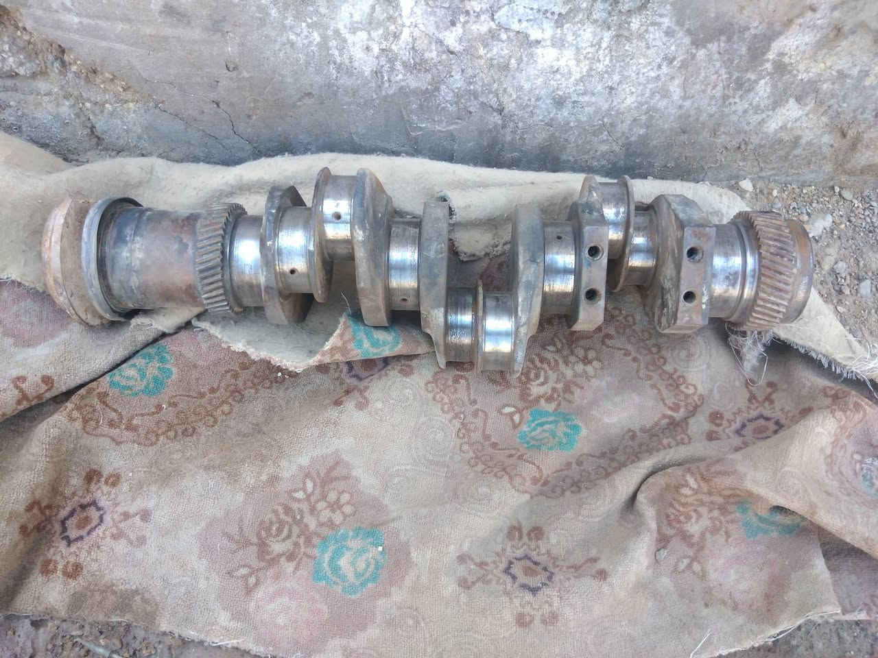 سلام عليكم لبيع كرنك وكورات وذراع مال ماز رقم الهاتف ***********
