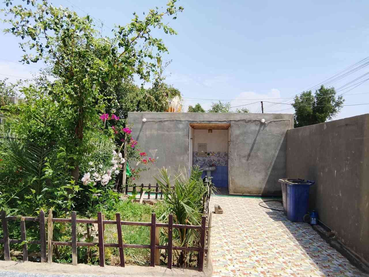 سلام عليكم بيت بحي المنتضر بشارع بيت حامد اليساس بيت مساحته 500  غرفتين خمسه في سبعه دوانيه وصله مطبخ سبعه متر  صيحات خارجيه ودخليه بيت جاهز ***********
