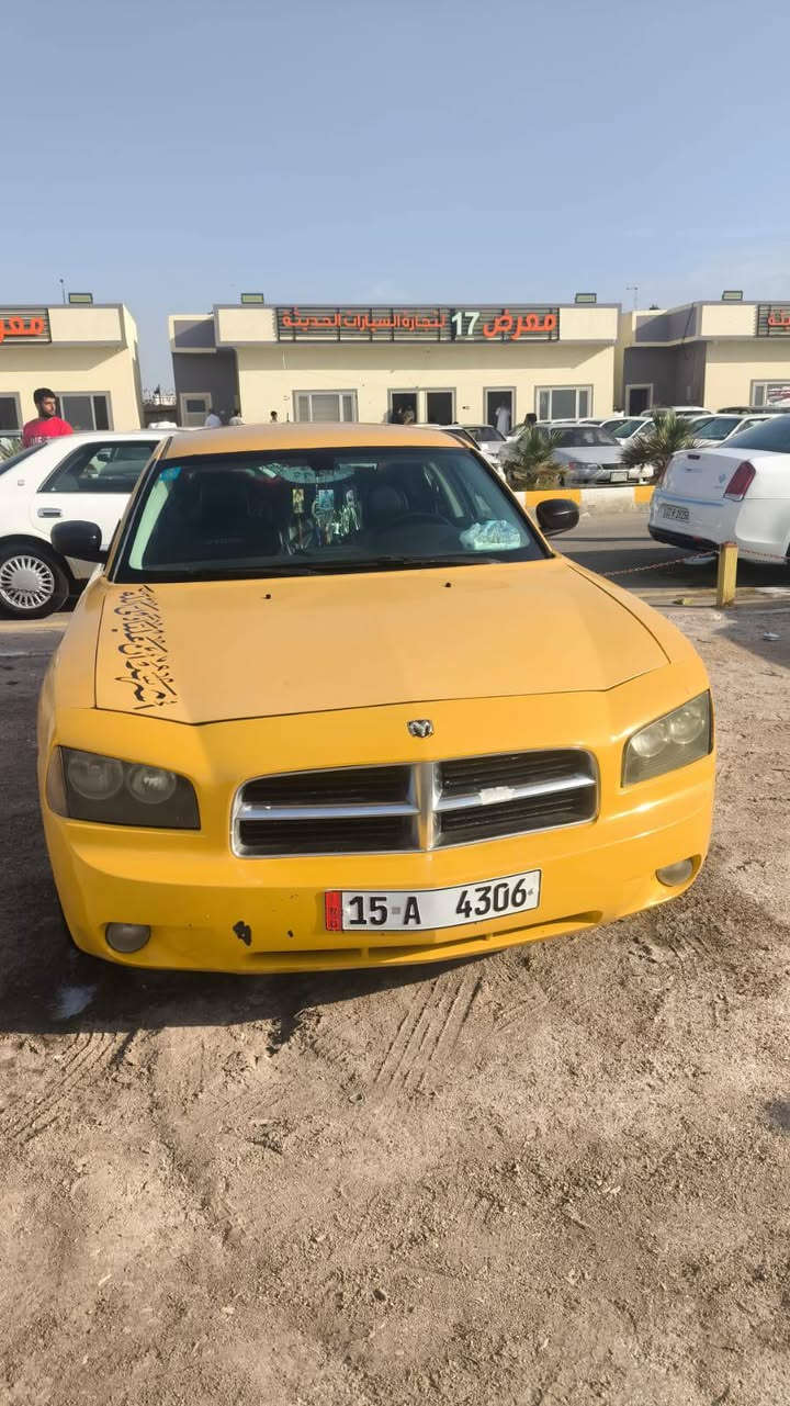 جارجر 2010 بيها جاملغ ايمن وتصليح بلجنطة بصيط السعر 88 وبيها مجال بصيط حك الجية ***********
