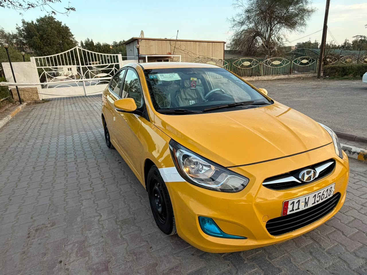 سلام عليكم
هونداي اكسنت صفرة 2014 خليجي 
السيارة بيهة جاملغ خلفي وباب ودوسات صبغ بدون دواخل جاهزة من كلشي السيارة
 سيارة جديدة كلش ومناقصها شي
السيارة كلش حلوة و جديدة تخم تاير جديد 
كير و مكينة كله مكفول بدون اي عطل
سنوية وهيئة وغرامات وأرقام جديدة كلة مصفرة 
تحويل ثاني يوم 
سعرة 75 بي مجال 
رقمي ***********
مكانها بغداد البياع
