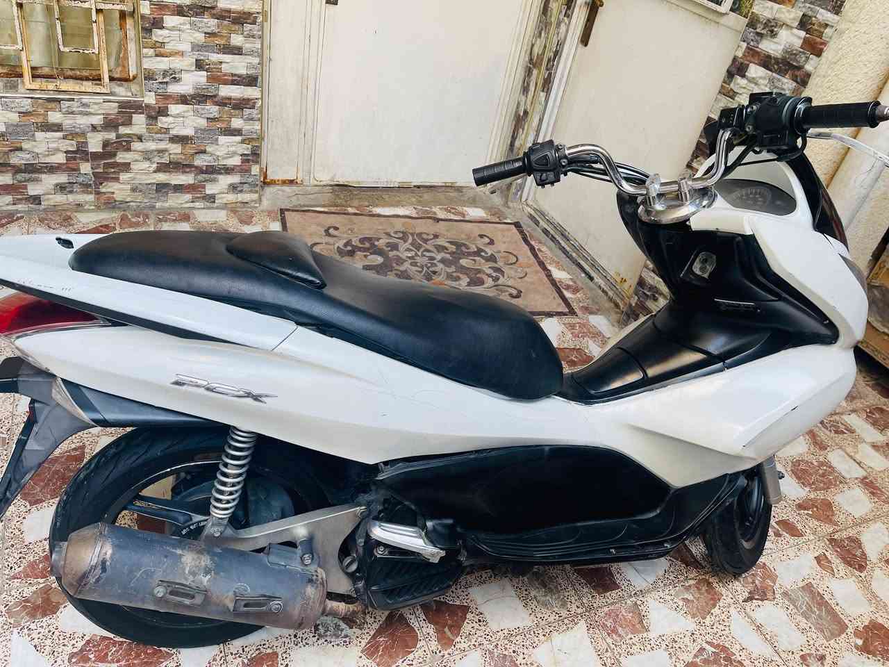 سلام عليكم pcx للبيع دراجه كفرات اشوي تعبانه الدراجه تيارات صار أسبوع من شادهن اثنين حساس استان شغال الدراجه حلوه بس عوزها اشوي ملاحضات الرقم ***********

