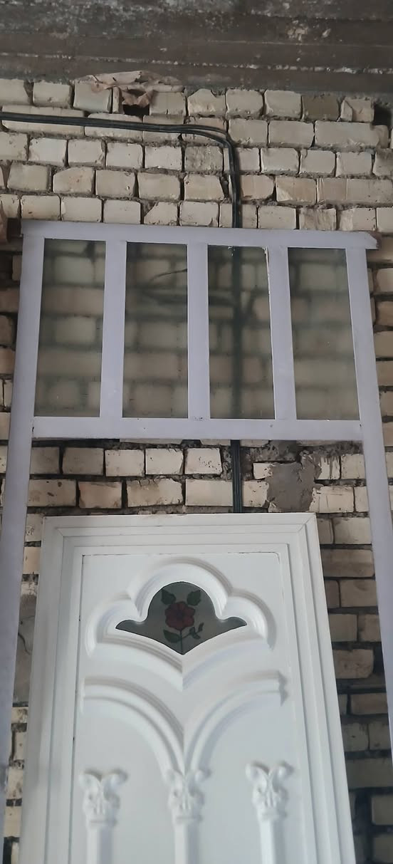 سلام عليكم 
ابواب وشبابيك حديد وابواب المنيوم تفصال وجرجوبت باب خشب جبيره للبيع كلهن بسعر مناسب للستفسار الاتصال على الرقم ***********
