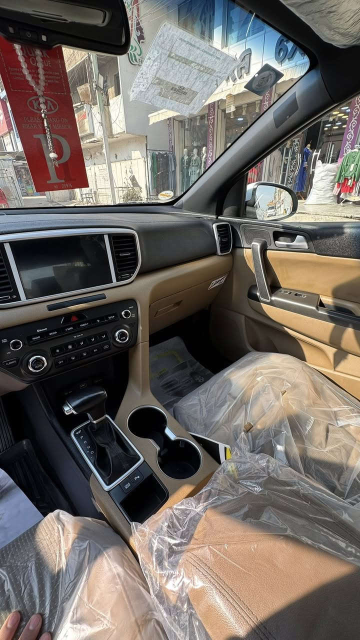 سبورتج للبيع
مديل 21
حساسات امام خلفي 
بصمه 
بيضه السياره حيل حيل حلوه ونضيفه
مكفوله كفاله عامه من الصبغ ولعطل
ولسوناو مرفوق بل النشر  
تخم تاير جديد 
ماشيه 59 
السعر 21 الف$
للستفسار الاتصال
‭
 770 027 9559‬
