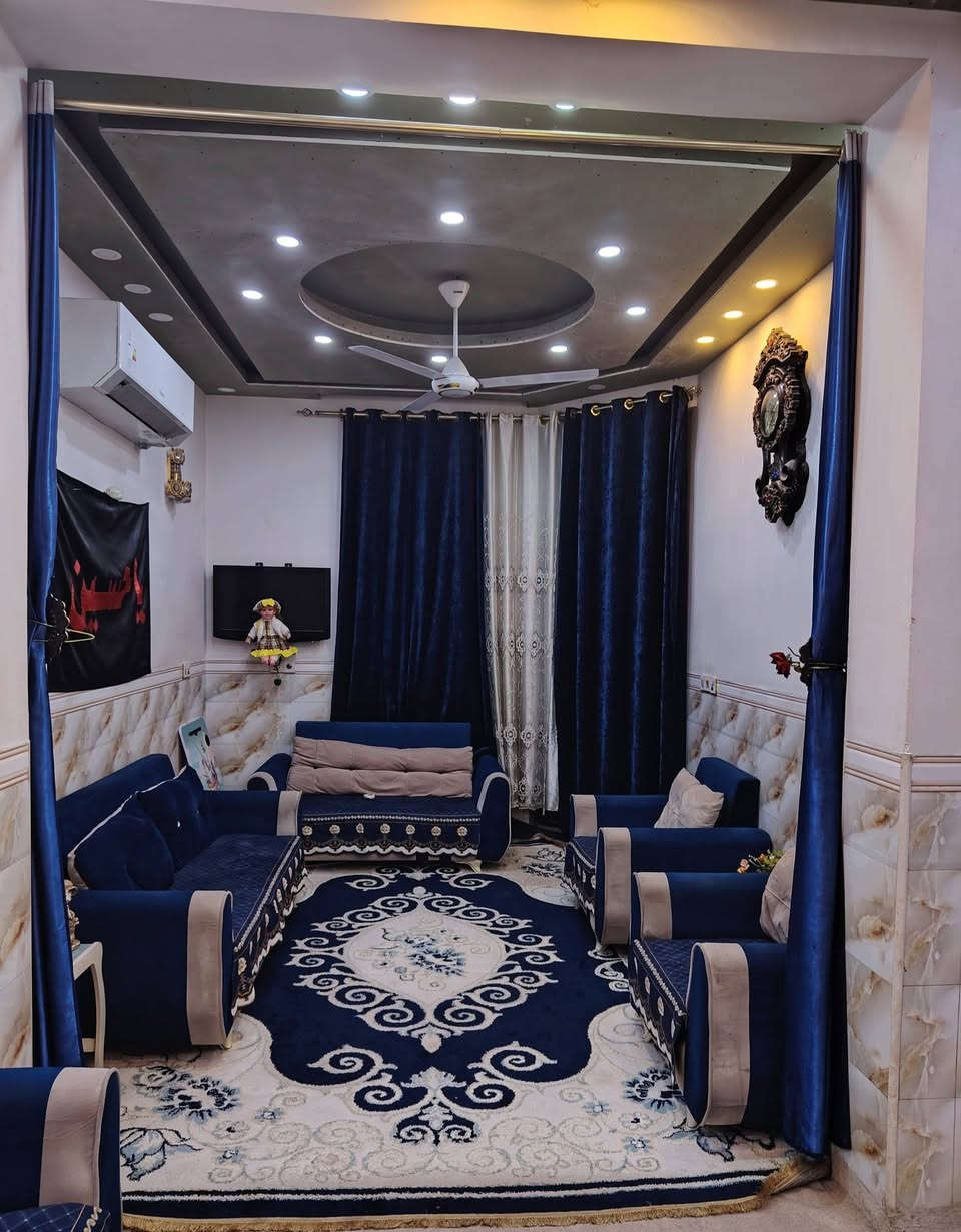 بيت للبيع 80م طابق واحد بناء طابوق  سند 25 خلف مستشفى ابو مهدي المهندس ومدينه العاب ضوء القمر وقريب كلش على حولي ابو مهدي المهندس  ١٠٠ متركافه الخدمات كهرباء ماء مجاري تبليط للاستفسار ***********.
