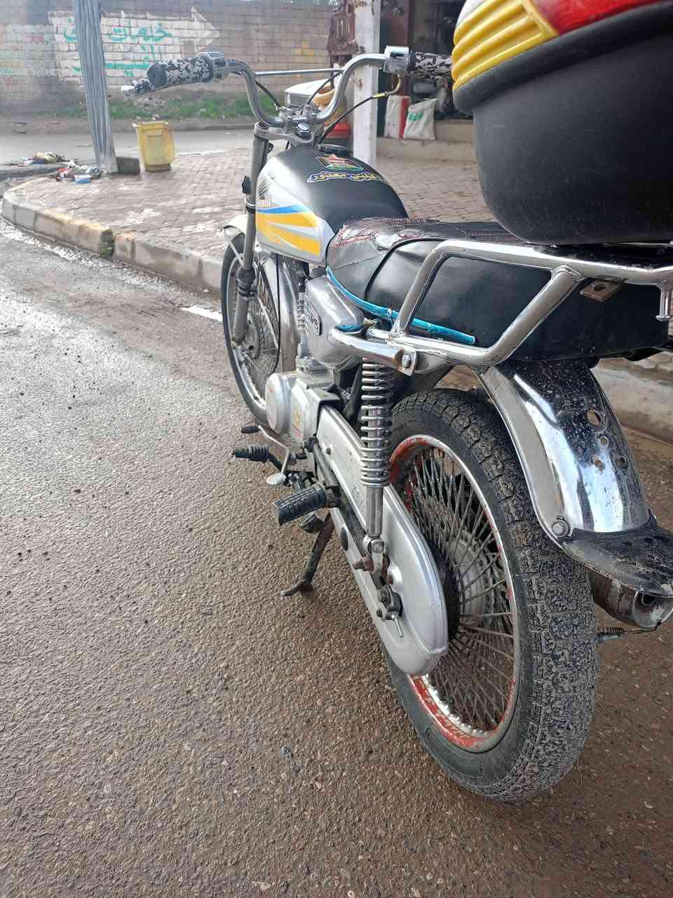 ماطور حربي للبيع محرك ما مفتوح
السعر 250 وبي مجال بسيط رقمي ***********
