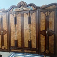 غرفة نوم ٦ ابواب استخدام قليل الاتصال ٠٧٨١٩٤٩٤٥٣٥ السعر ٤٠٠ مع المجال