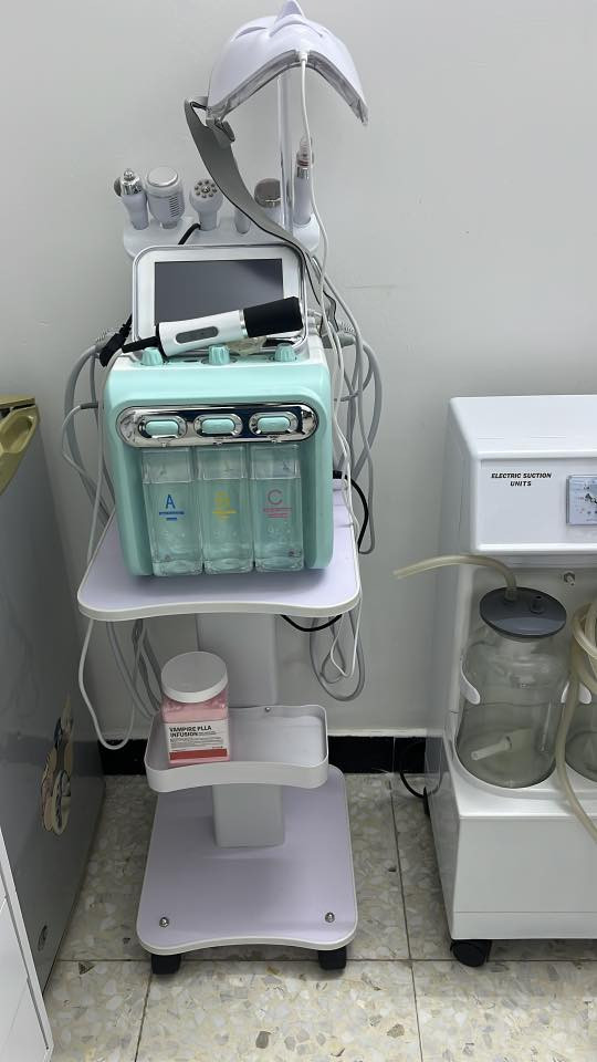 اليدور نظيف و ما متعوب 👏🏼👏🏼👏🏼💥💥
للبيع سدية و جهاز بخار و هايدرو استعمال مرة وحدة كلهن و جهاز بلازما وجه جديد بالبايكيت 
برخص المي سعرهن 
*********** واتسسسساب
