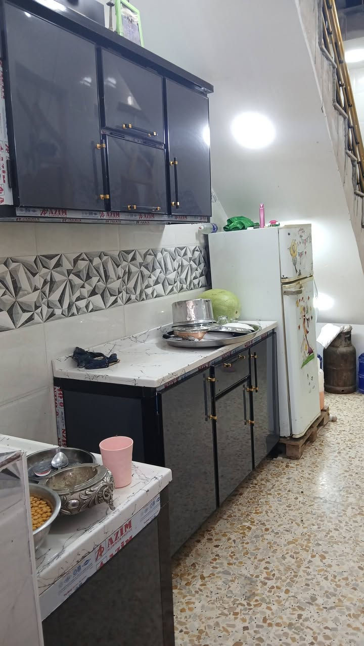 سلام عليكم بيت للبيع مساحه 66متر واجهة 6ونزال 11ونص
بيت قاطين بناه جديدصب مسلح عنوان بل دسيم بكاع ابو فلاح الجيزاني قرب المدارس وسعر 47 قفله من الخير غير متواجد عله الفيس للستفسار اتصل ***********
