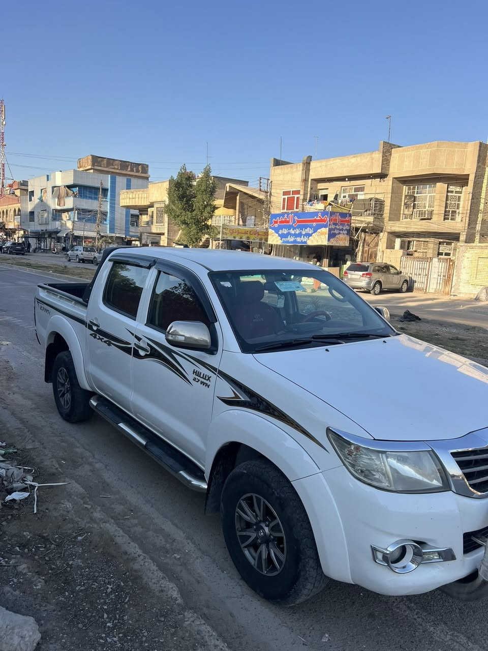 السلام عليكم هايلوكس 2015 السياره حلو وجديده ماشيه 190 الف كفاله عامه رقم اربيل تحويل مباشر مكانها بغداد 
***********
