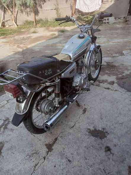 سلام عليكم  شباب اربعة كير كلك مديل 21 دراجة بيهة مشي خير من اللة امبدل بس ولفات السعر 350وبيهة مجال  الموشراي لا يطب نهاين ***********
