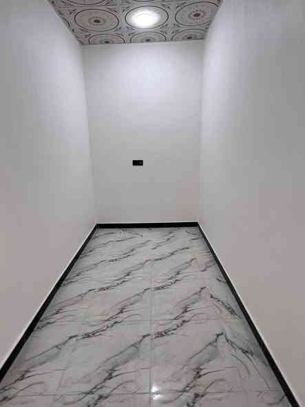 ***********
يا الله سلام عليكم توفرت بيتين السقف سندويج المساحه كل بيت 100متر العنوان الجزيره الفيروزيه يتكون البيت من غرفتين وديوانيه ومطبخ وصحيات داخليه وخارجيه 
سعر 35
